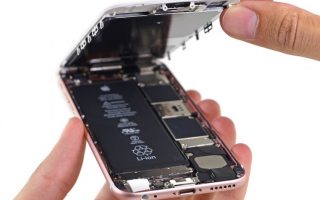 Apple will Klage wegen Akku-Bremse mit Küchen-Vergleich vom Tisch räumen