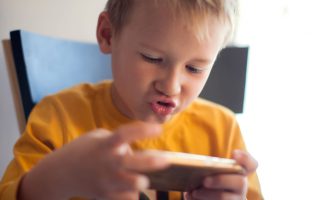 Niedersachsen: 7-Jähriger verzockt 2700 Euro mit In-App-Käufen