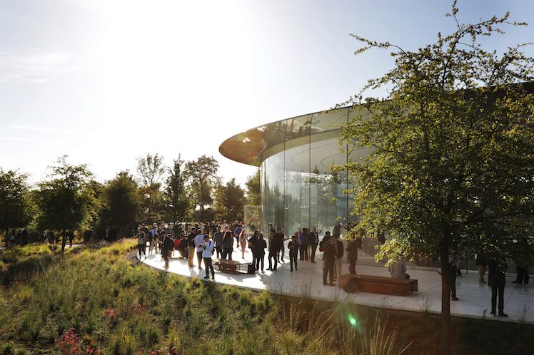 https://www.itopnews.de/wp-content/uploads/2019/12/Apple-Keynote-Apple-Park-Foto-Apple-Newsroom-748x498.jpg