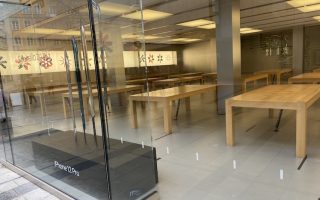 Alles im Keller: Covid-19 sorgt für Leere im Apple Store