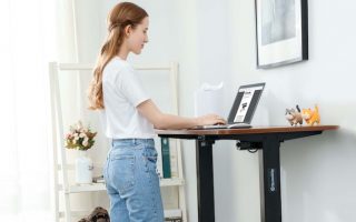 Home-Office-Tipp: Höhenverstellbarer Schreibtisch
