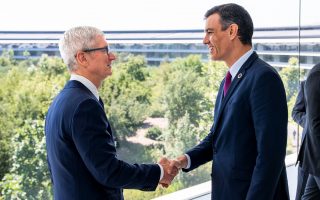 Hoher Besuch bei Tim Cook im Apple Park