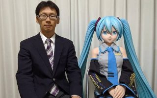 Liebe in Tech-Zeiten: Japaner trauert um seine Hologramm-Ehefrau
