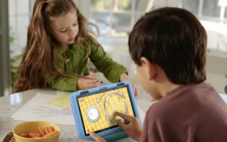 Amazon Last Minute Angebote: Fire Tablets, Kopfhörer und Lautsprecher von Sony & mehr