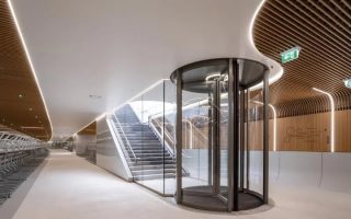 Amsterdam: Neue Fahrrad-Garage erinnert an Apple Stores