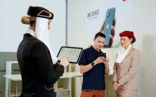 Für 8,3 Mio. Euro: Emirates Airline versorgt 7000 Flugbegleiter mit iPhone und iPad