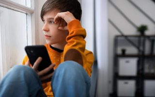 Instagram startet neue Warnung, wenn Kids in Gefahr sind