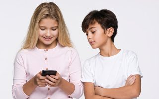 Ab 10 Jahren: WhatsApp führt Kinderkonten ein