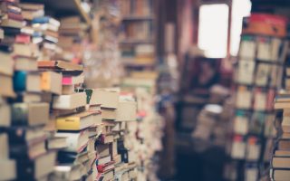 KI-Firmen kaufen alte Bücher: Darum werden sie geschreddert