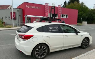 M-AC! iTopnews-Leser entdeckt Apple-Maps-Auto mit lustigem Kennzeichen