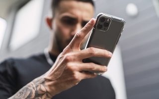 Nach fast einem Jahr: Erster Jailbreak für iOS 26
