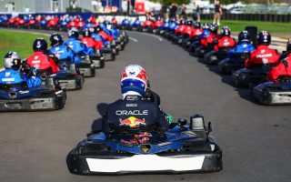 Disney+-Spektakel: Max Verstappen gewinnt gegen 100