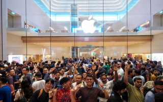 iPhone 18 Pro/Max: Verkaufsstart, Schlangen, Amazon schnell (Videos)