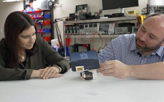 iPhone Duo 32.000 mal gefaltet: Hat es überlebt?