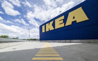 Beliebter IKEA Bürostuhl lässt Monitor crashen