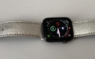 Angetestet: das spacige silberne Mezando Apple-Watch-Armband
