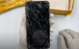 Im Video: Zerstörtes iPhone nach Reparatur wie neu