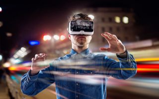 Apple heuert legendären Spezialisten für VR an